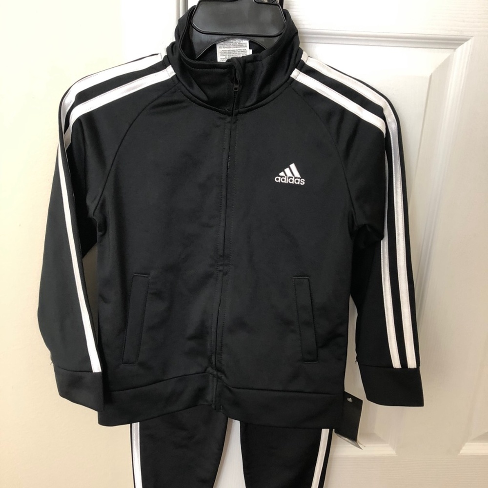 Adidas Boys 2-Piece Active Set Striped  size 5